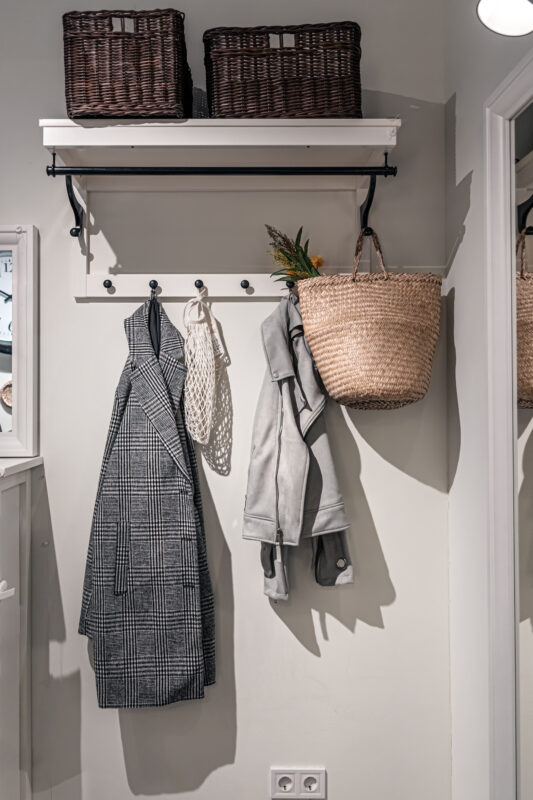 aménager une entrée dans sa maison avec des rangements fonctionnels